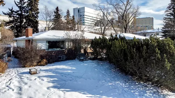 Calgary, AB T2N 1E1,3708 8 AVE NW