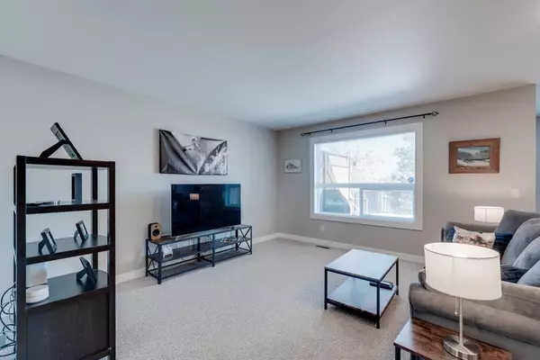 Calgary, AB T3M 1H1,135 Cranfield CIR SE