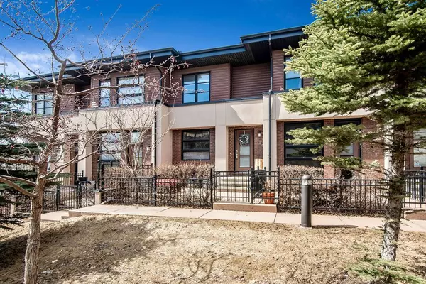 Calgary, AB T3H 0H7,124 Aspen Hills Villas SW