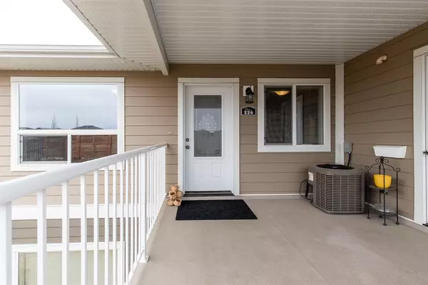 Medicine Hat, AB T1B 0M5,226 Southlands Pointe SE