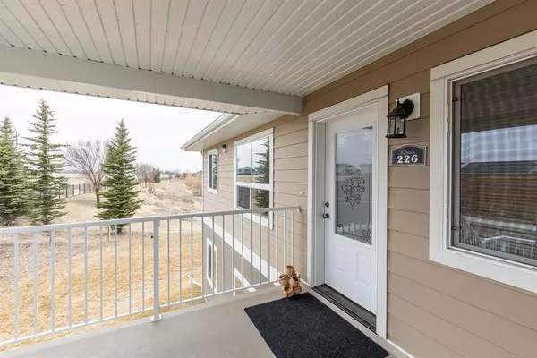 Medicine Hat, AB T1B 0M5,226 Southlands Pointe SE