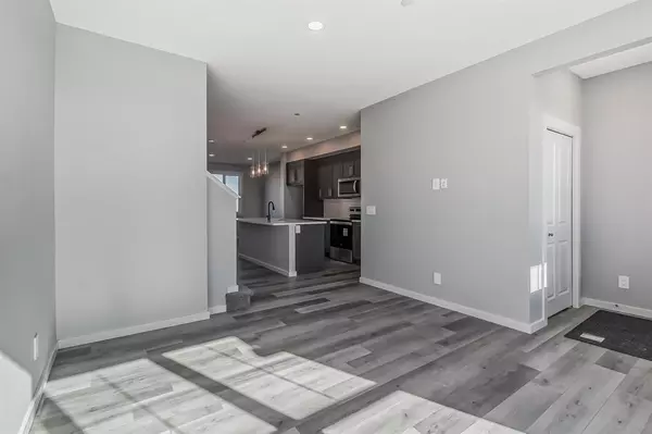 Calgary, AB t3p 1y1,97 Herron Mews NE