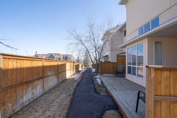 Calgary, AB T2Y 3J6,35 Millrose PL SW