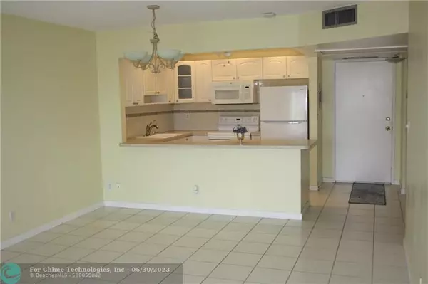 Pompano Beach, FL 33060,259 S Cypress Rd  #538