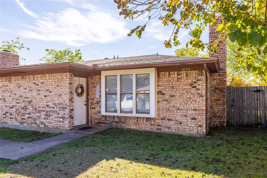 1846 Family Circle, Grand Prairie, TX 75051