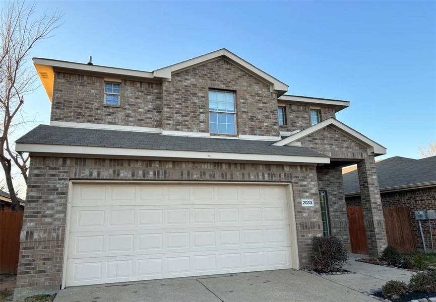 2033 Whispering Hills Drive, Heartland, TX 75126