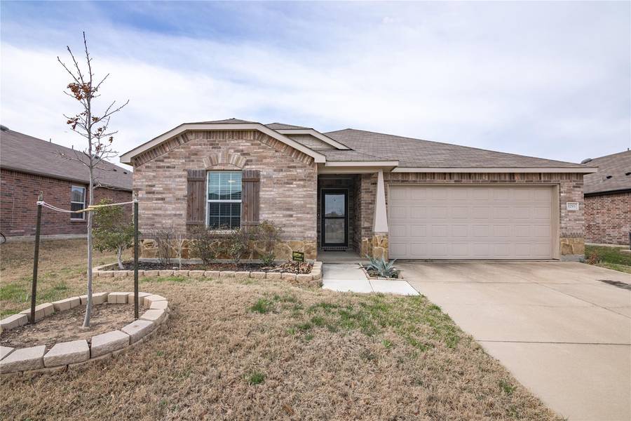 1293 Wysteria Lane, Burleson, TX 76028