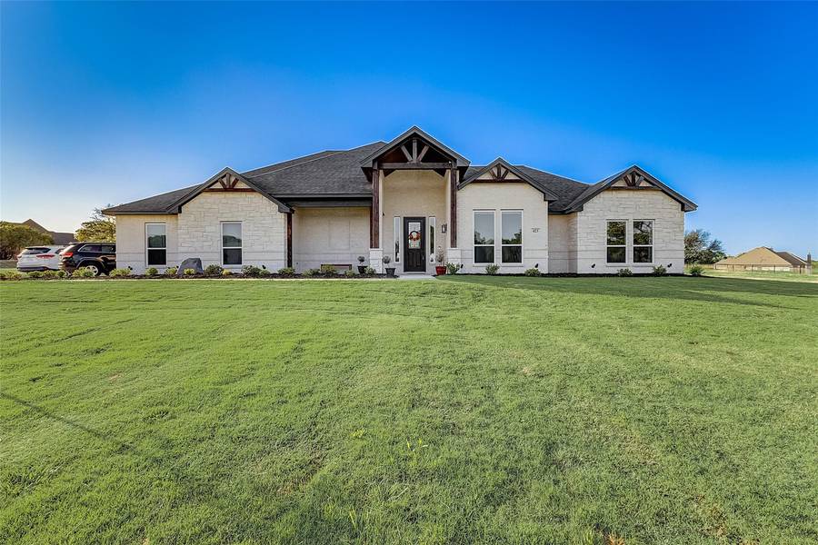 423 Creekside Court, Weatherford, TX 76087