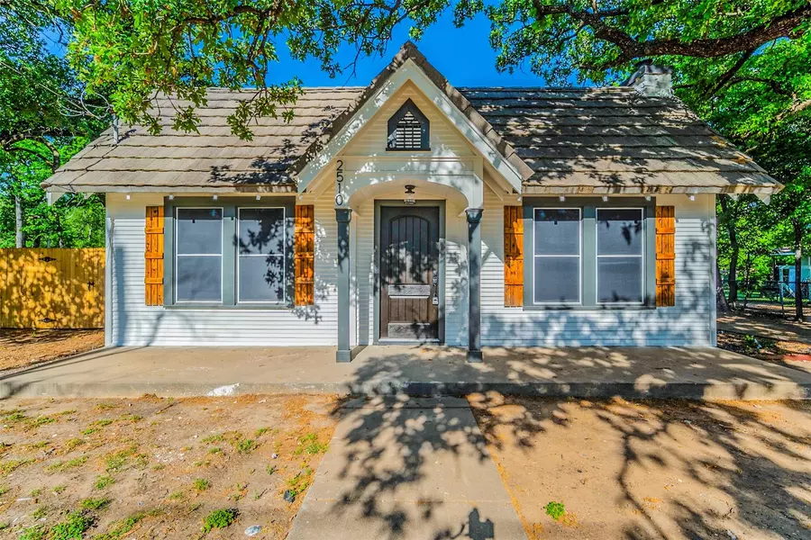 2510 N Hughes Avenue, Fort Worth, TX 76103