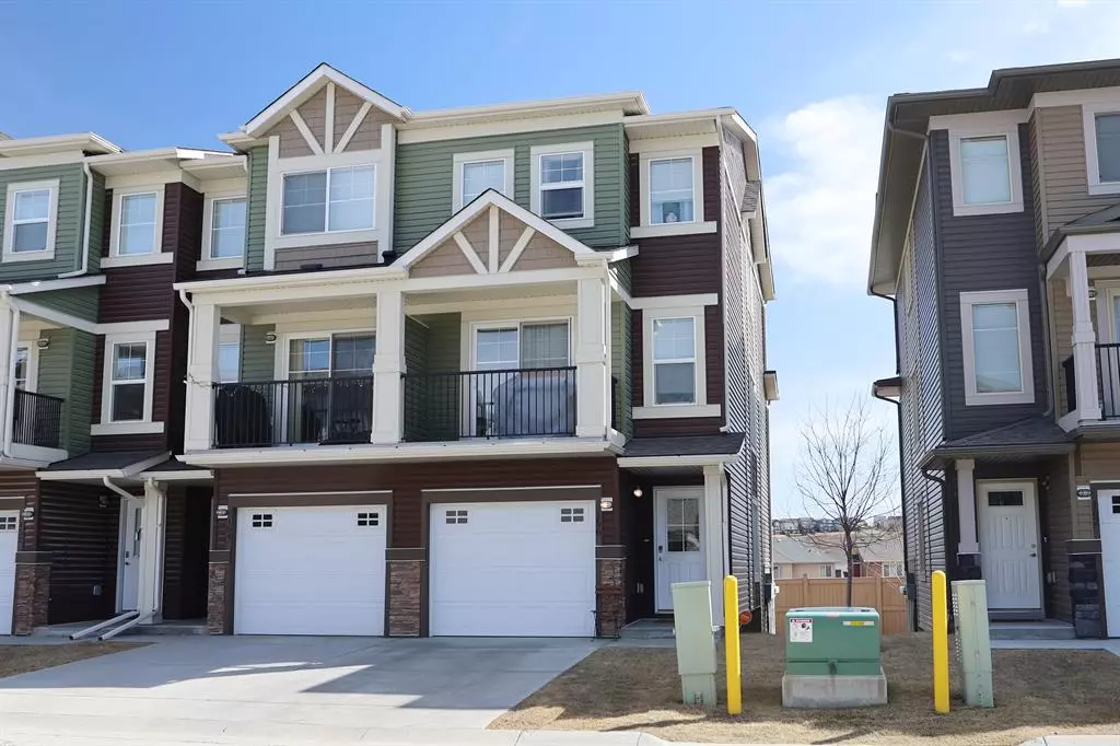 Calgary, AB T3R 0Z8,156 Sage Hill GRV NW