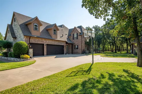 Burleson, TX 76028,8220 Plum Creek Trail