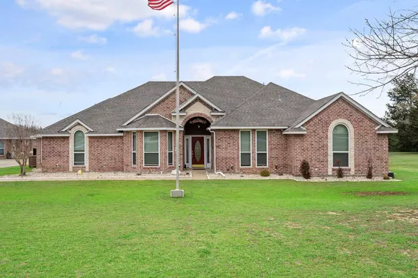 10341 Shadow Valley Court,  Burleson,  TX 76028