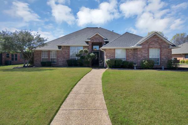 305 James Drive, Heath, TX 75032