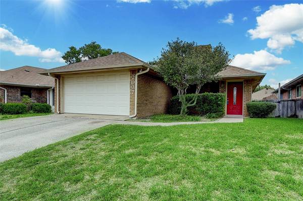 2037 Avignon Drive, Carrollton, TX 75007