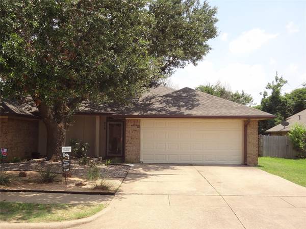 219 Mountainview Drive, Hurst, TX 76054