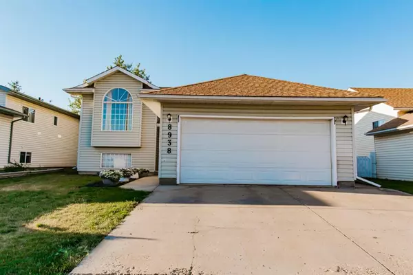 Grande Prairie, AB T8X 1J8,8938 107A AVE