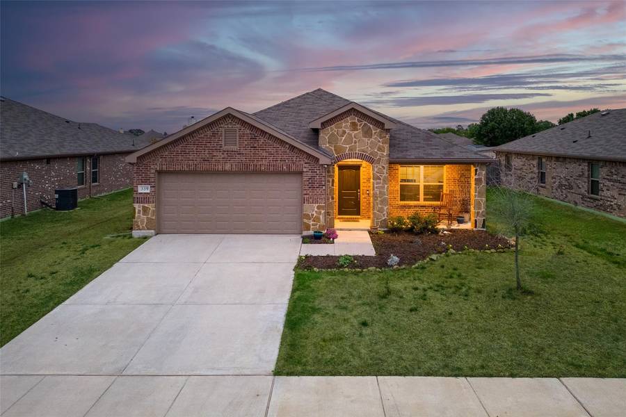 339 Highmeadow Drive, Aubrey, TX 76227