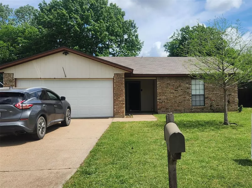 307 Sunnyview Drive, Mansfield, TX 76063