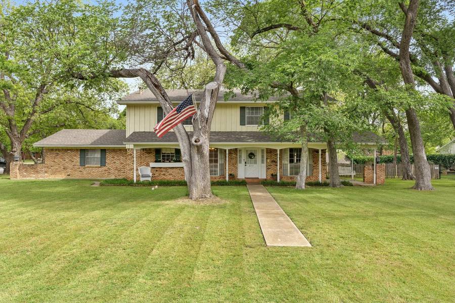 2314 Westfield Street, Grand Prairie, TX 75050