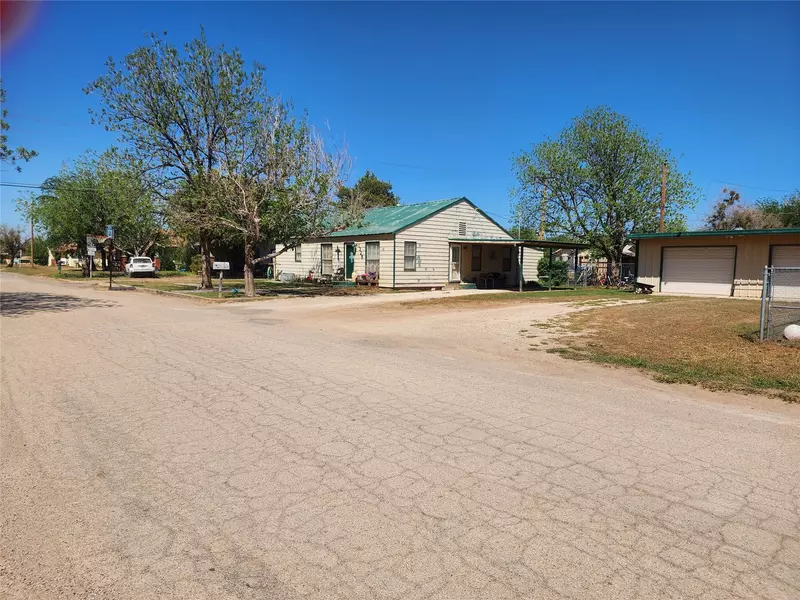 1325 Avenue M Avenue #1325, Anson, TX 79501