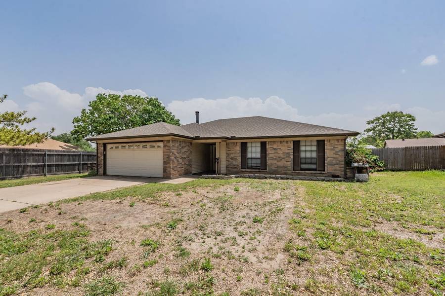 505 Clover Drive, Saginaw, TX 76179