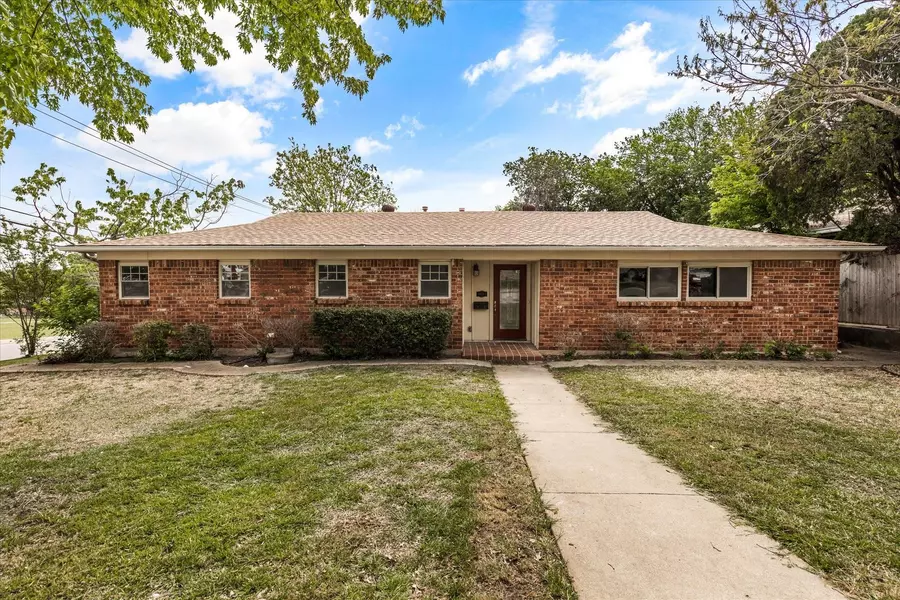 5601 Wedgworth Road, Fort Worth, TX 76133