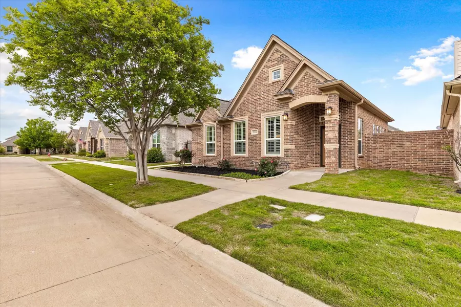 3422 Fountain Way, Granbury, TX 76049