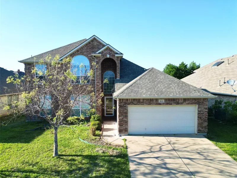 10221 Red Bluff Lane, Fort Worth, TX 76177