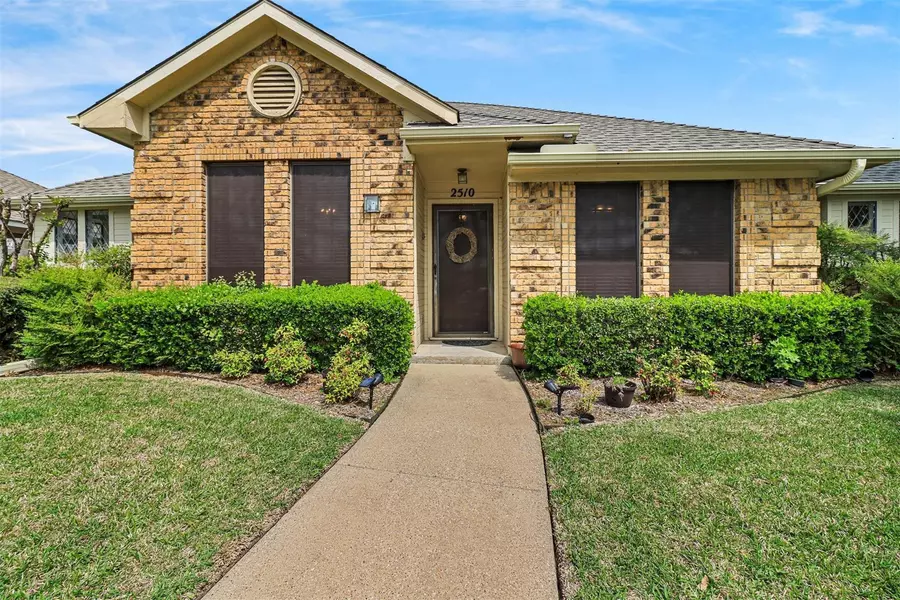 2510 Crestedge Drive, Garland, TX 75044