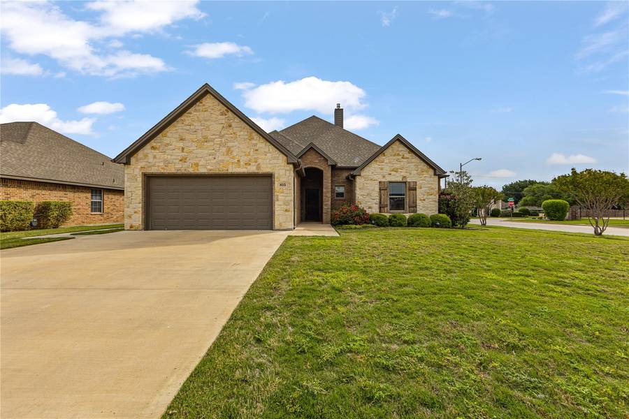 815 Chestnut Grove Drive, Cleburne, TX 76033