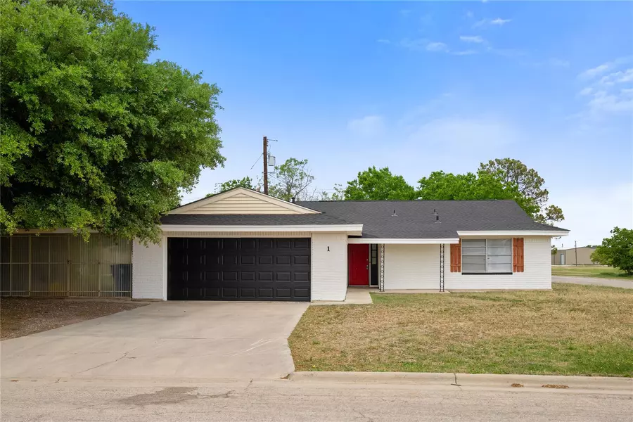 1 High Mesa Cove, Brownwood, TX 76801