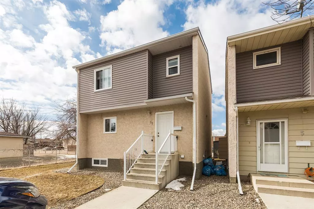 Lethbridge, AB T1K 4C6,244 McGill BLVD W #11