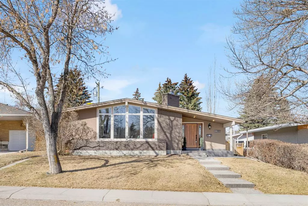 Calgary, AB T2L 1J1,2811 Burgess DR NW