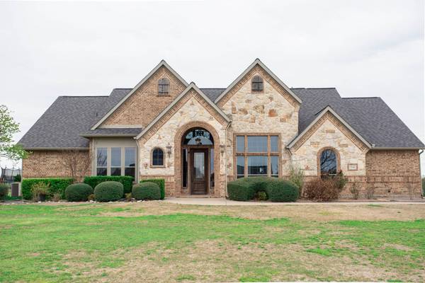 2666 W Alamosa Drive, Terrell, TX 75160