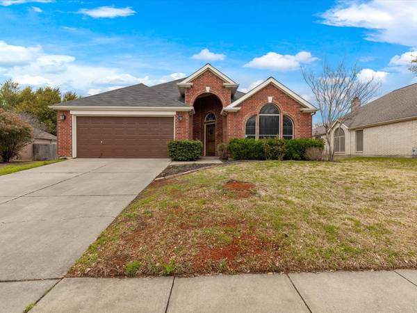 2536 Briarcrest Drive, Burleson, TX 76028