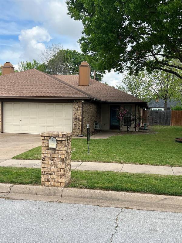 232 Mountainview Drive, Hurst, TX 76054