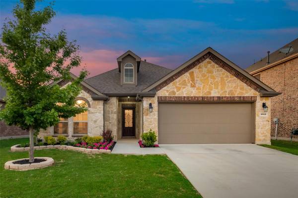 1013 Lake Summit Drive, Little Elm, TX 75068