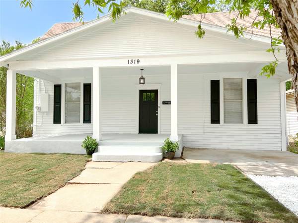 1319 Avenue B, Brownwood, TX 76801