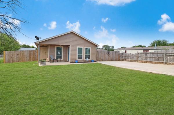 305 Capricorn Drive, Granbury, TX 76049