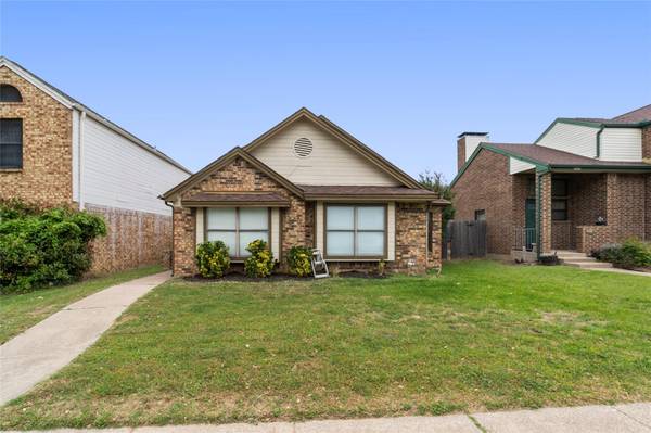 2047 Feather Lane, Lewisville, TX 75077