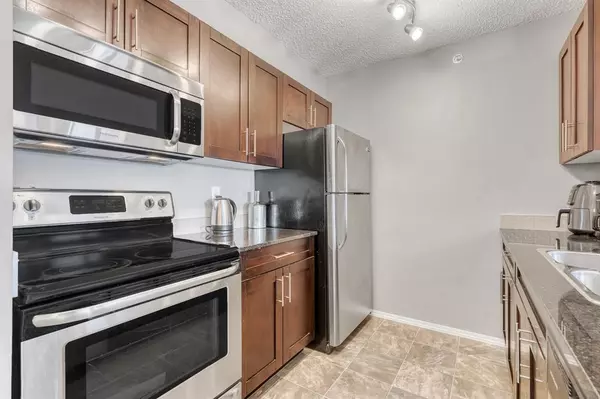 Calgary, AB T2X 2B9,81 Legacy BLVD SE #1425