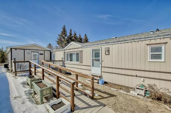 Rural Red Deer County, AB T4S 2C3,37543 England WAY #214