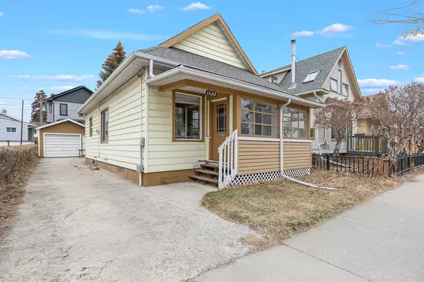 Calgary, AB T3K 5L9,1435 15 ST SE