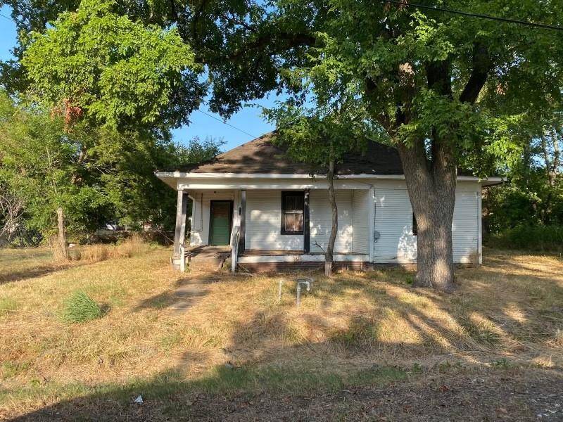 300 12th Street, Honey Grove, TX 75446