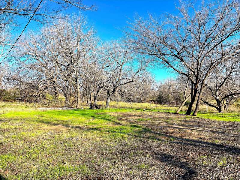 384 Petty Road, Santo, TX 76472