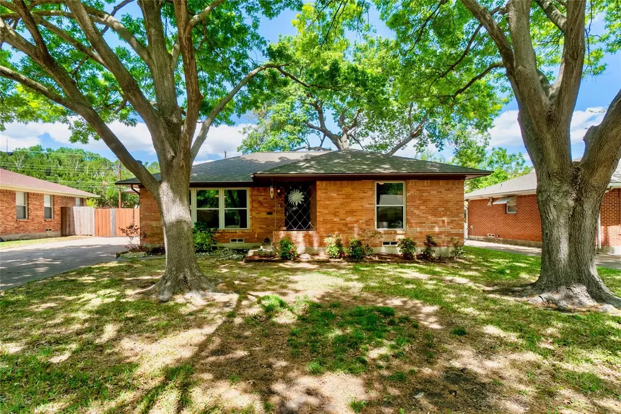 2915 San Medina Avenue, Dallas, TX 75228