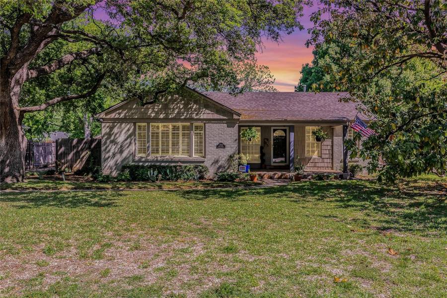 3712 S Hills Avenue, Fort Worth, TX 76109