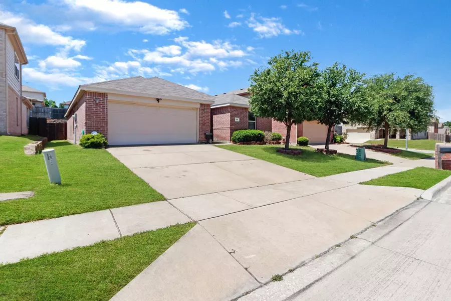 908 Glenndon Drive, Fort Worth, TX 76120