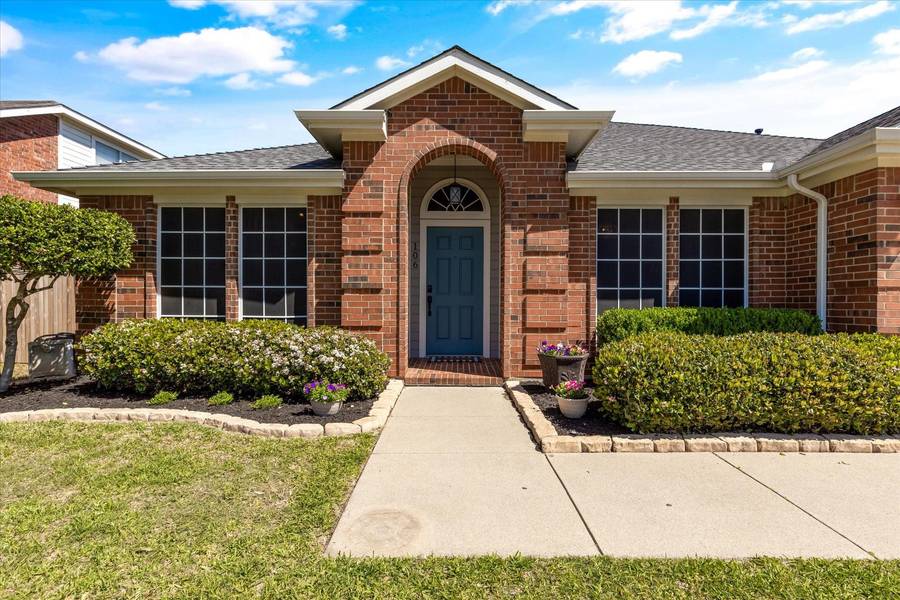 106 Londonderry Lane, Mansfield, TX 76063