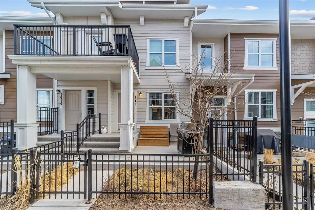 Calgary, AB T3M 2V5,1008 Cranbrook WALK SE